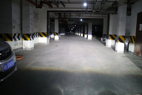 路虎攬勝車燈改裝效果展示