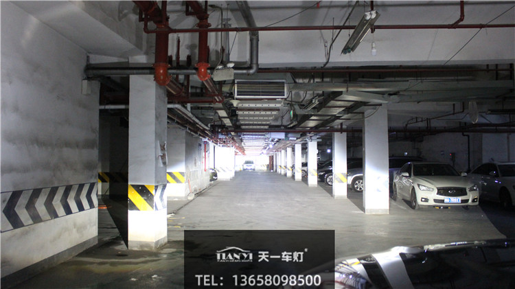 成都天一車燈福特猛禽改裝保力獅激光大燈遠光展示