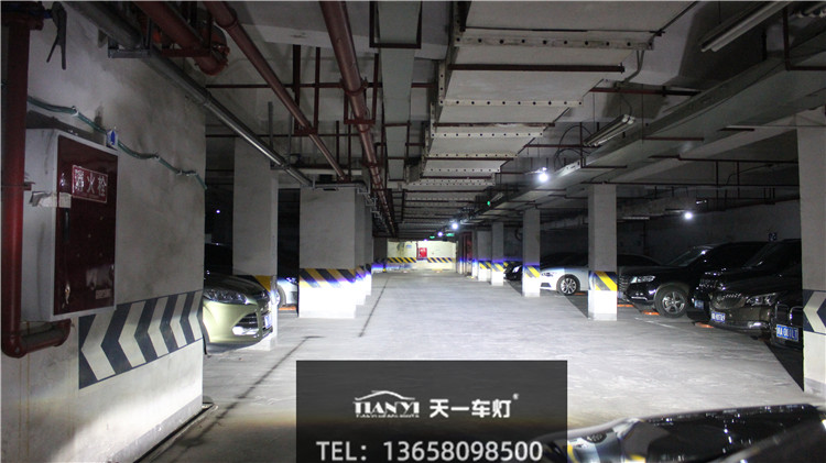 成都天一車燈米石LED雙光透鏡近光實拍