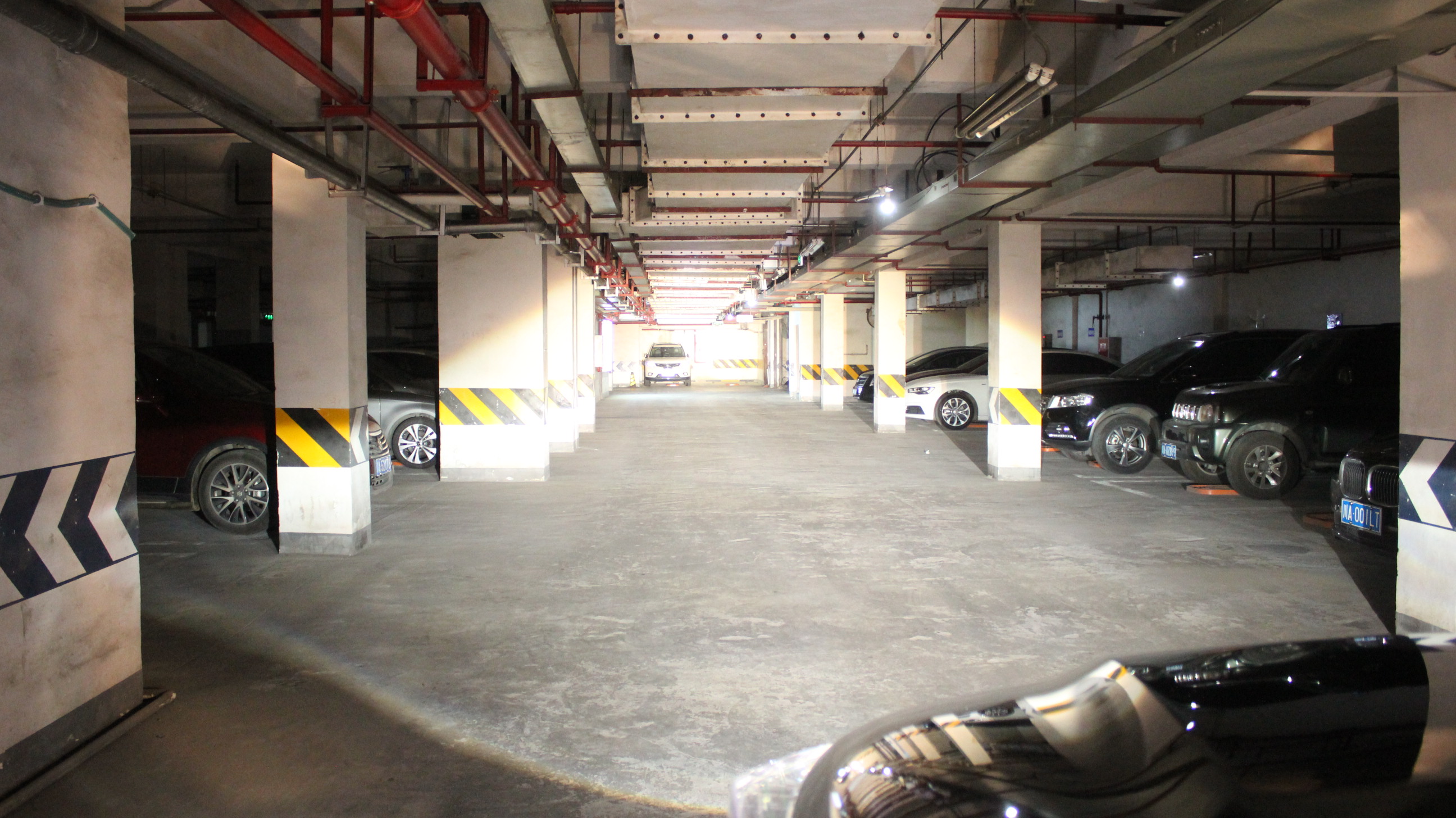 成都天一車燈新漢蘭達車燈改裝米石LED雙光透鏡效果展示