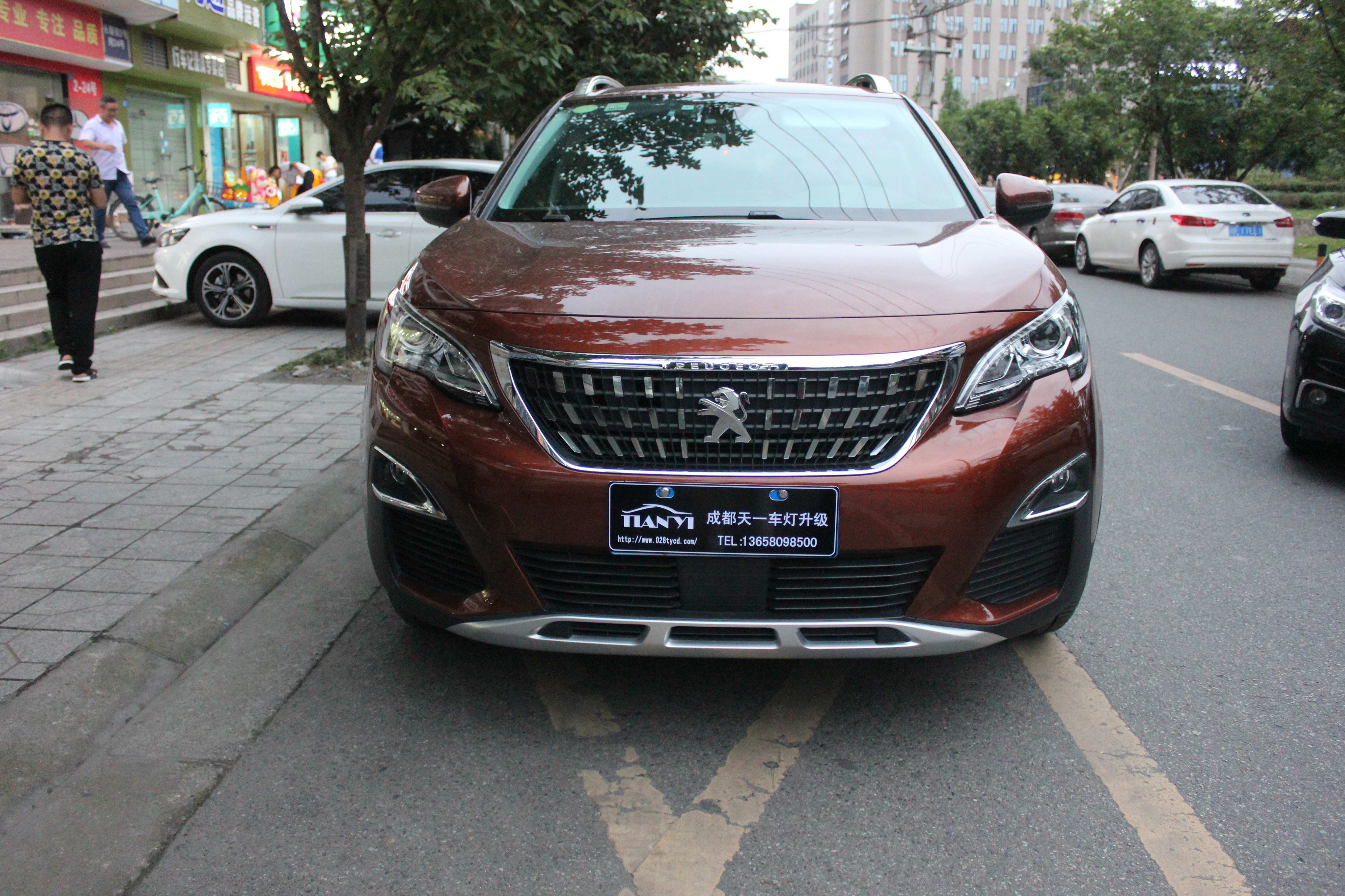 成都天一車燈 標志4008改燈