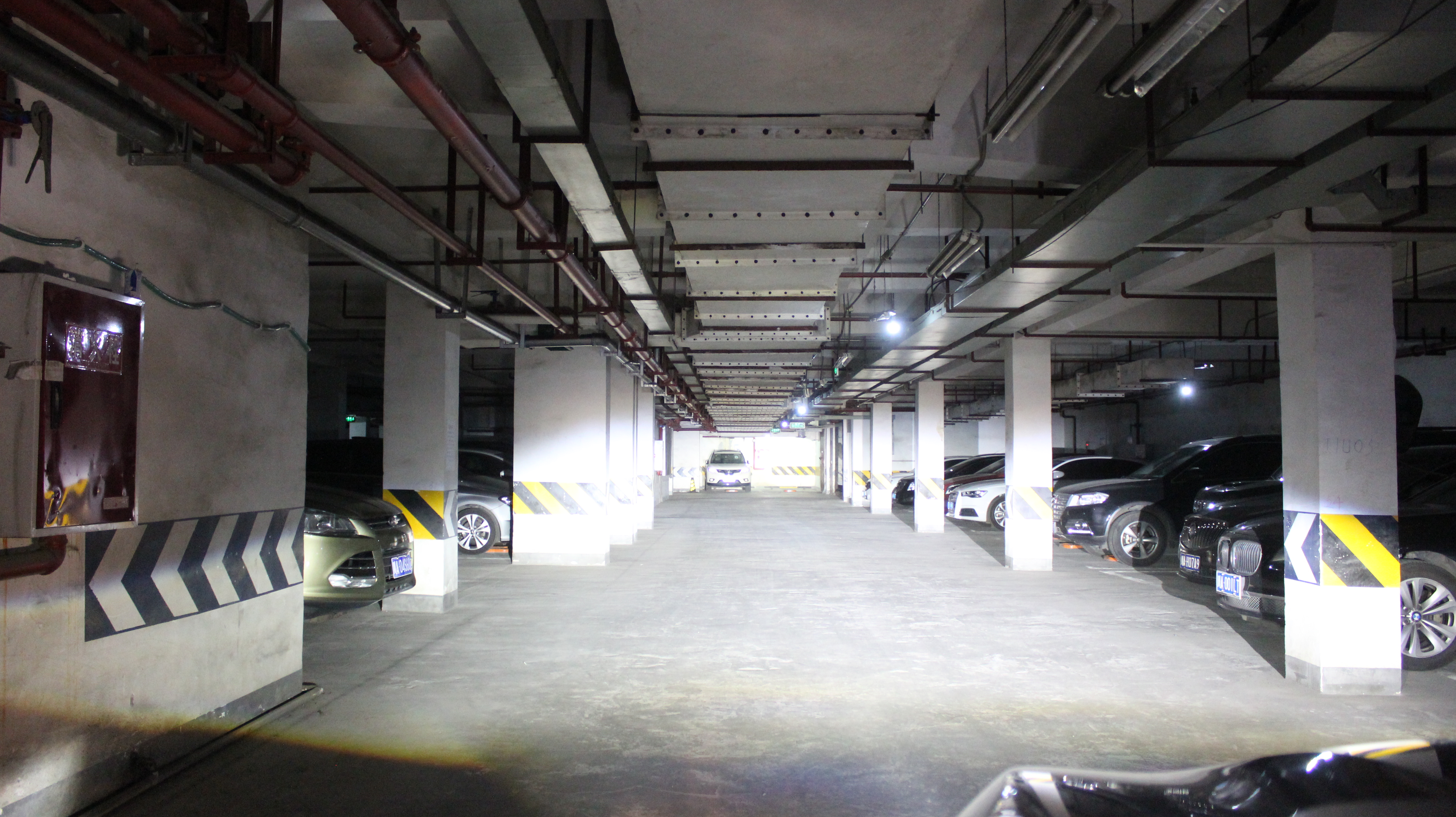 4008車燈改裝LED雙光透鏡遠光效果實拍