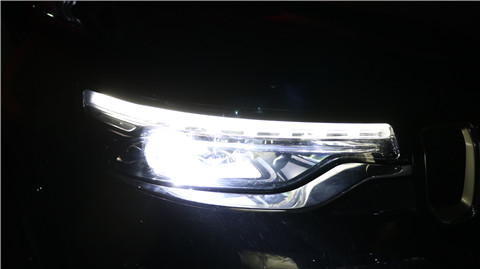 大指揮官車燈改裝激光大燈外觀效果展示