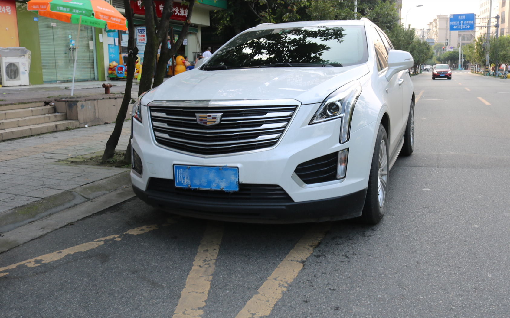 成都天一車燈改裝凱迪拉克XT5大燈